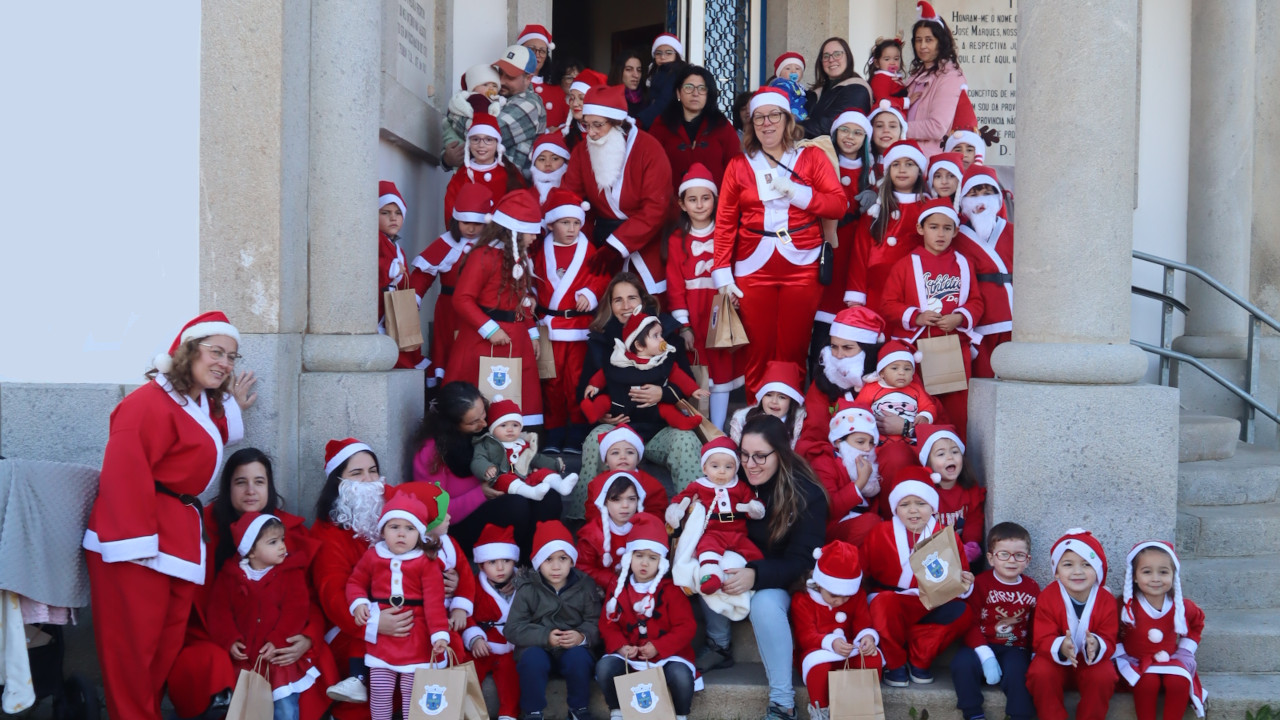 Desfile de Pais Natal em Galveias reúne alegria e espírito natalino